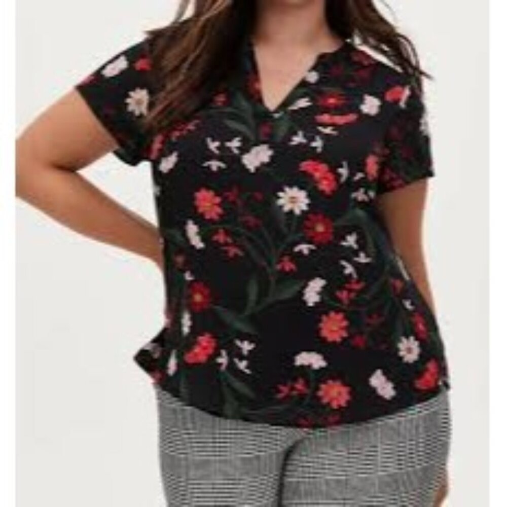 Torrid Georgette Split Neck Black and Floral Print Short Sleeve Blouse Shirt Top